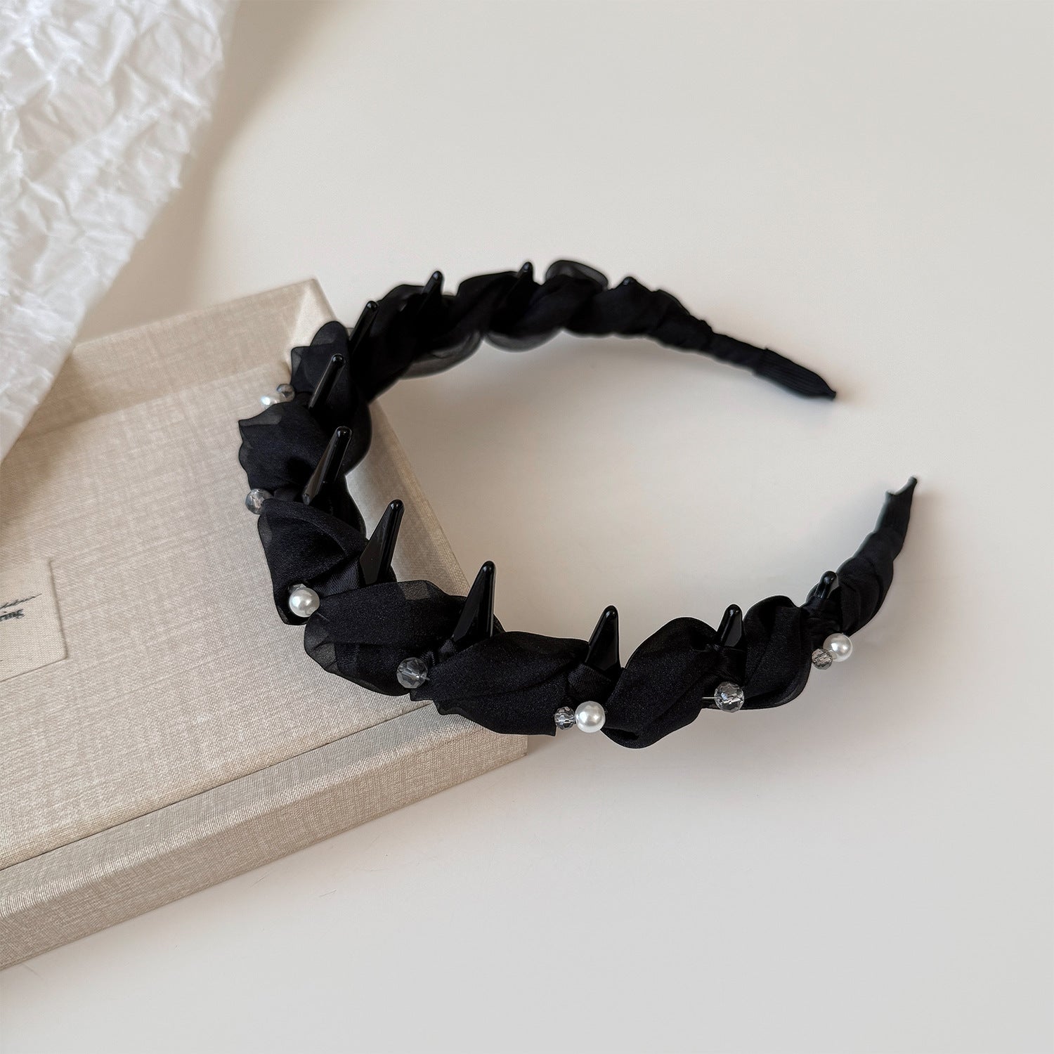 Exquisite Crystal Pearl Wrapped Teeth Headband