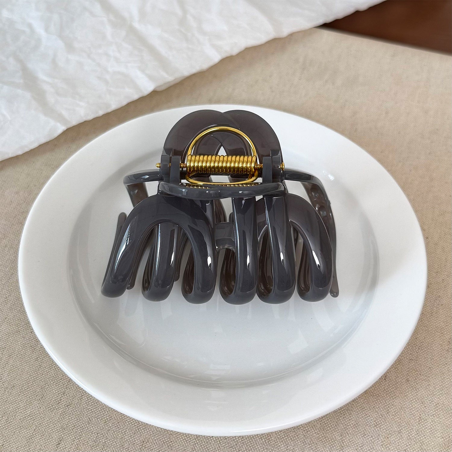 Dopamine Solid Color Octopus Hair Claw Clip For Updo
