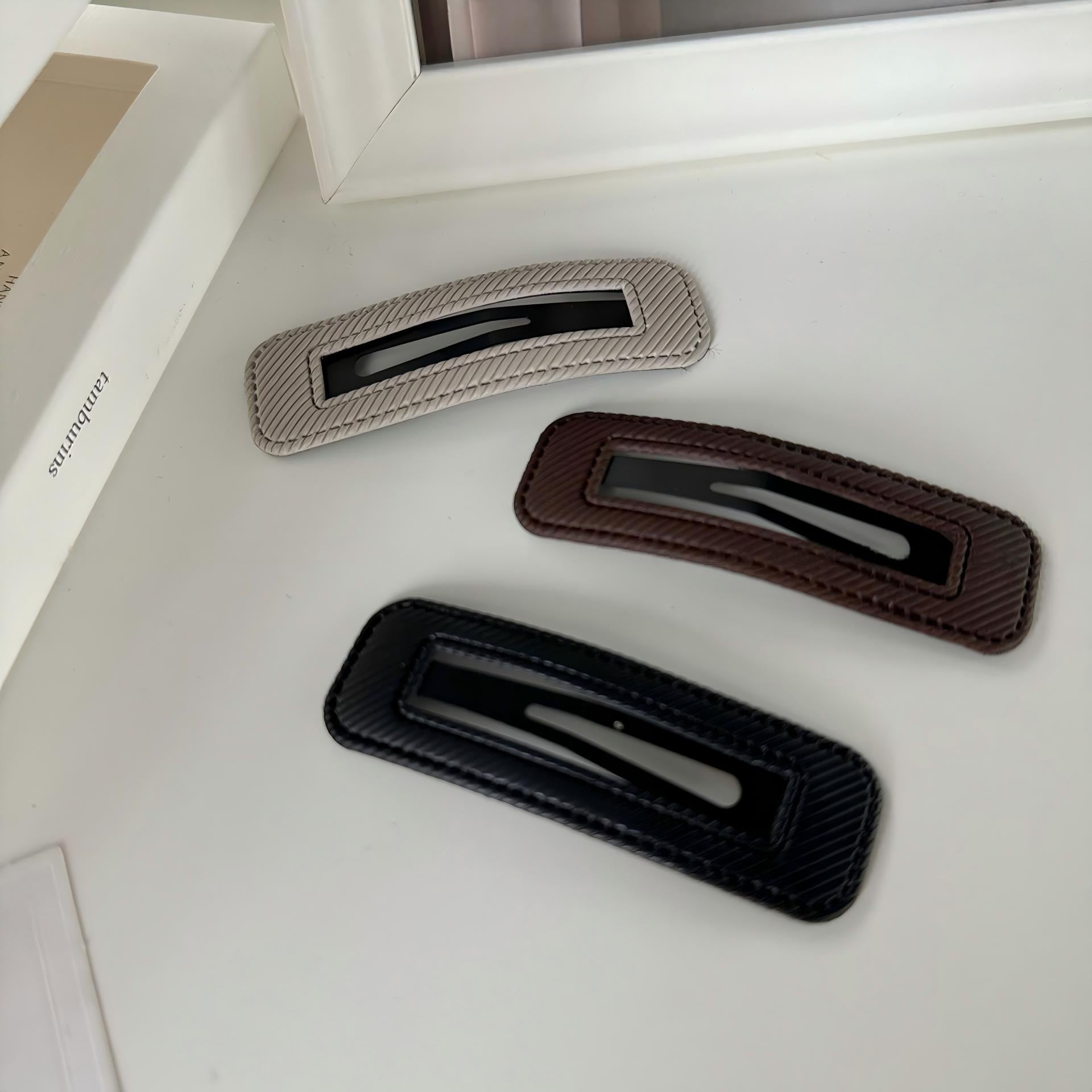Square Cutout Leather BB Clip